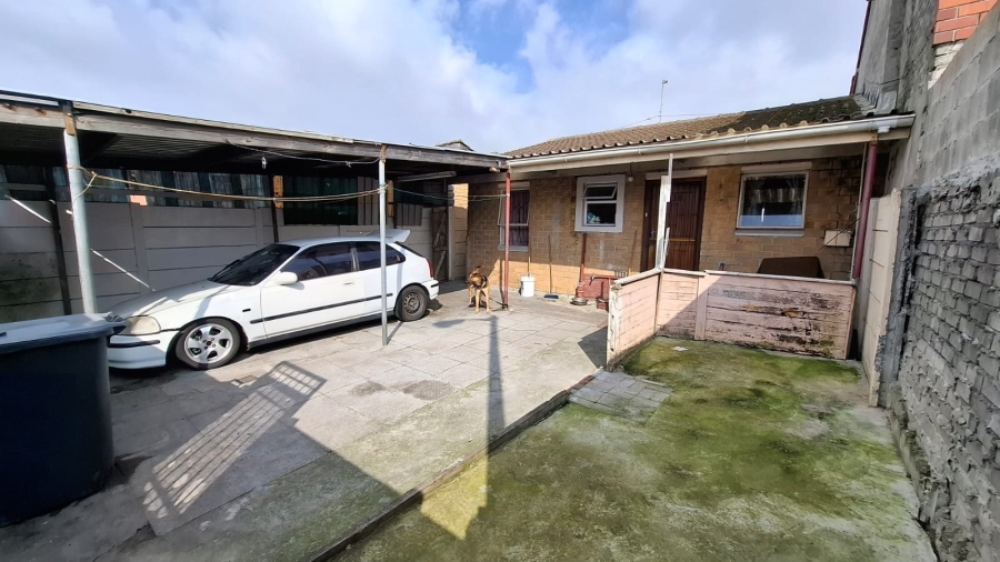 2 Bedroom Property for Sale in Lentegeur Western Cape